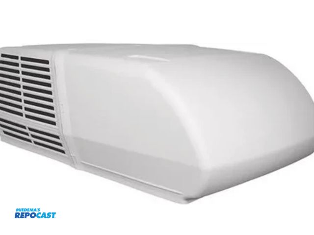 Lot 2-19770 - (1) Coleman Mach 15 15,000 BTU RV rooftop air conditioner unit