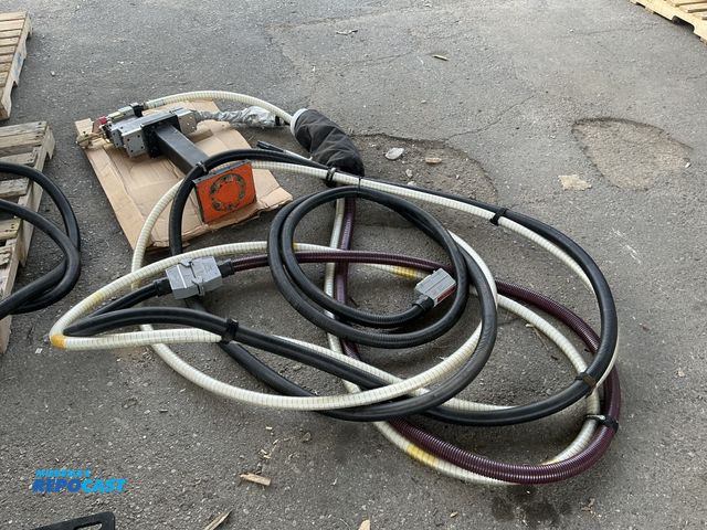 Lot 2-64370 - stanley riveter and cables