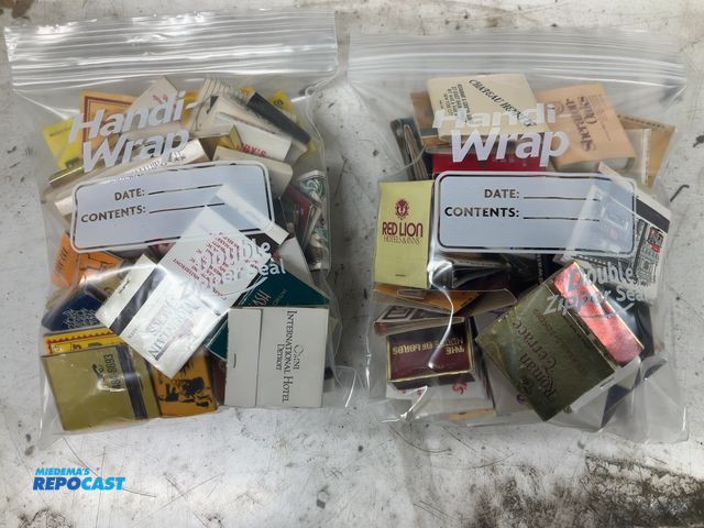 Lot 2-77262 - Lot of (100) matchbooks