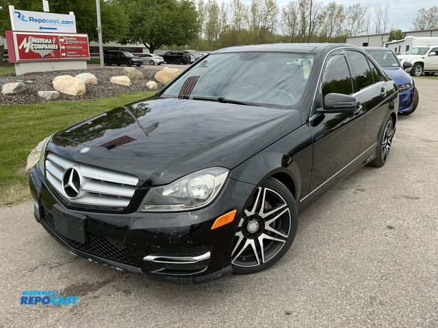 Lot 2-53528 - 2013 Mercedes-Benz C Class C300 4MATIC Sport Sedan Sedan AWD