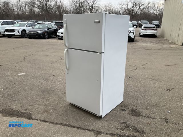 Lot 2-92382 - Free Standing Frigidaire  FRT15G4JW4 Refrigerator/Freezer White