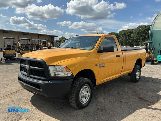 Lot 2-21468 - 2016 Ram 2500 Tradesman Regular Cab Long Box Pickup Truck 4x4