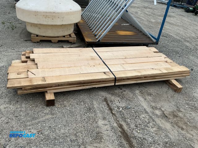 Lot 2-27271 - 4/4 red oak kiln dried 4 layers 40" wide x 6-8' long