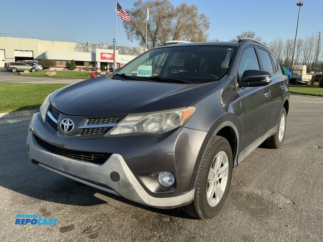 Lot 2-79735 - 2013 Toyota Rav4 XLE SUV AWD