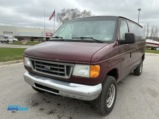 Lot 2-93010 - 2006 Ford E-350 XL Cargo Van RWD