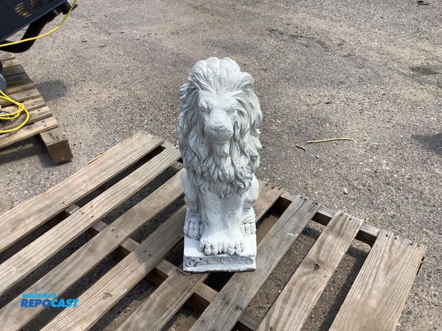 Lot 2-64385 - white stone guardian lion lawn/garden statue decoration