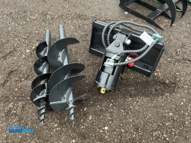Lot 2-41588 - New SDLANCH Hydraulic Auger Mini Skid Steer Attachment, Approx. 1-1/4" Round Drive with Keyway, Come...