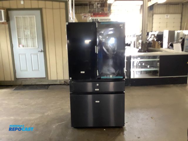 Lot 2-55274 - Scratch & Dent Electric Free Standing Samsung RF90F23AECE Refrigerator/Freezer