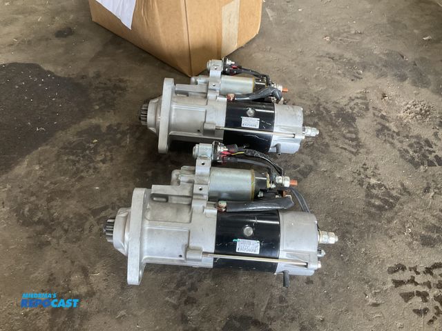 Lot 2-11771 - (2) Mitsubishi starters Type: M009T73189ZX, No. 2Y16, 3667911C96, both appear to be unused