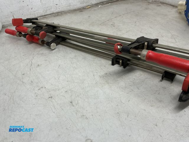Lot 2-63360 - 5 Bessey brand bar clamps (red handles)