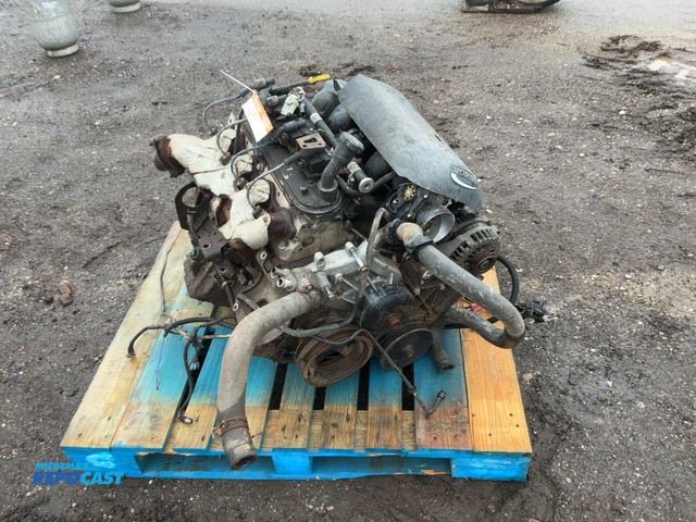 Lot 2-42661 - Used Engine out of a 2005 Chevrolet Silverado with 120,000 miles, oil pan drain plug missing