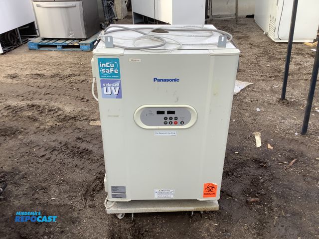 Lot 2-92604 - Panasonic MCO-18ACUV-PA Incubator