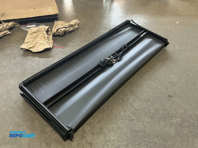 Lot 2-92524 - Soft trifold tonneau cover for a 2026 current ford ranger 5.0