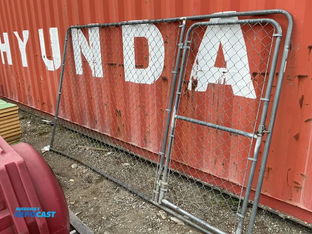 Lot 2-69372 - chain link panel with gate, 6 feet x 10 feet