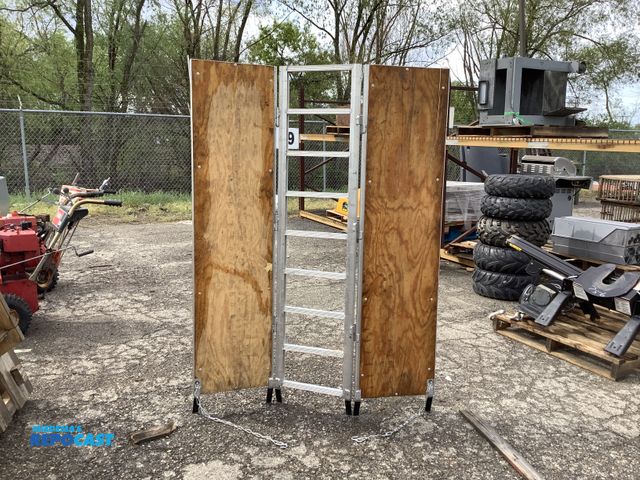 Lot 2-32693 - 3 section tri-fold heavy duty aluminum loading ramp