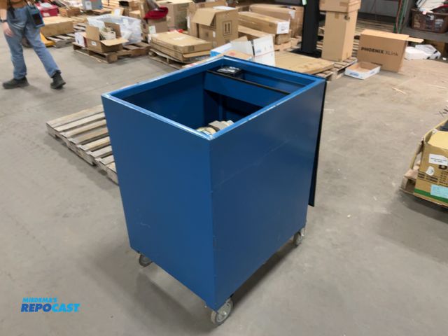 Lot 2-65668 - General crane scale in heavy duty rollable cart with 20,000lb limit wll13-1/2T