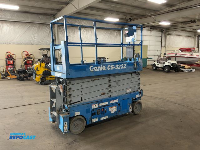 Lot 2-44135 - 2016 Genie GS-3232 Scissor Lift