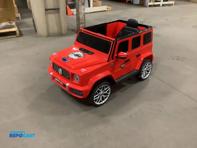 Lot 2-67085 - Red Mercedes Electric Toy Car (Make/Model Unknown) (Missing Battery)