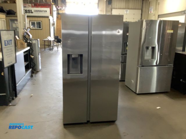 Lot 2-55266 - Scratch & Dent Electric Free Standing Samsung RS27T5200SR Refrigerator/Freezer