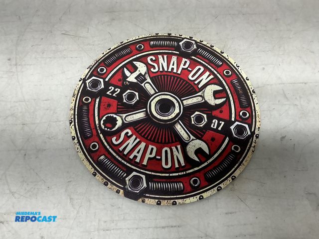 Lot 2-60473 - 1 New Snap on tin sign 7.75 inch diameter