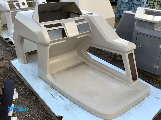 Lot 2-35664 - Lot of (1) pontoon plastic center console cover with cup holder on right and side compartment doors ...