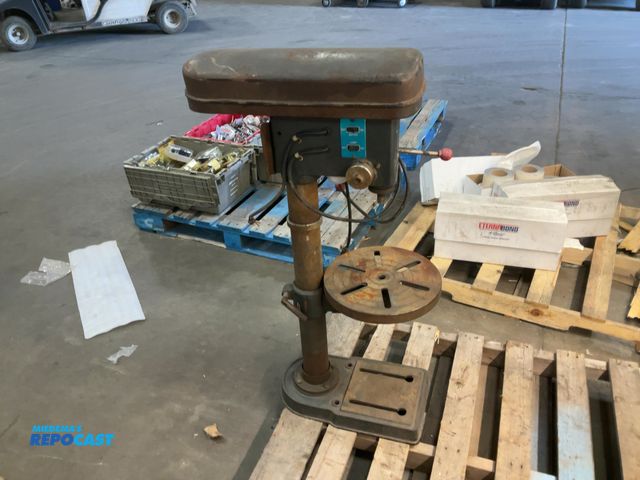 Lot 2-33521 - drill press that mounts on a bench, no motor, no collet, size: 10.5”x18”x41”H