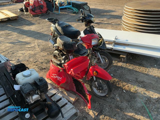 Lot 2-99763 - (1) Honda Spree Moped and (1) Solana Moped