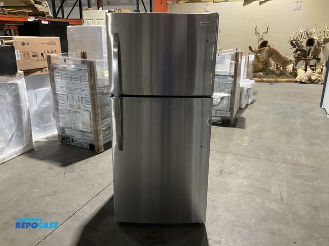 Lot 2-46419 - Scratch & Dent Frigidaire FFHT2022AS9 Refrigerator/Freezer