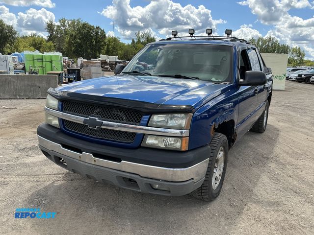 Lot 2-99626 - 2003 Chevrolet Avalanche Crew Cab Standard Box Pickup Truck 4x4