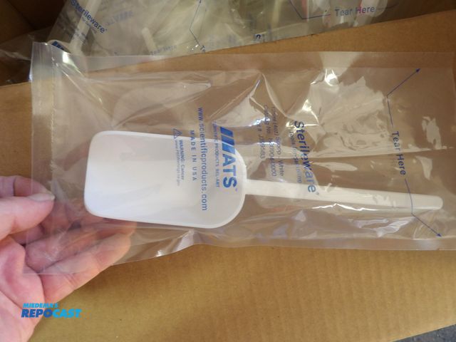 Lot 2-53027 - Lot of (100) new sterile 4-1/2 scoop, white, #H36904-0000