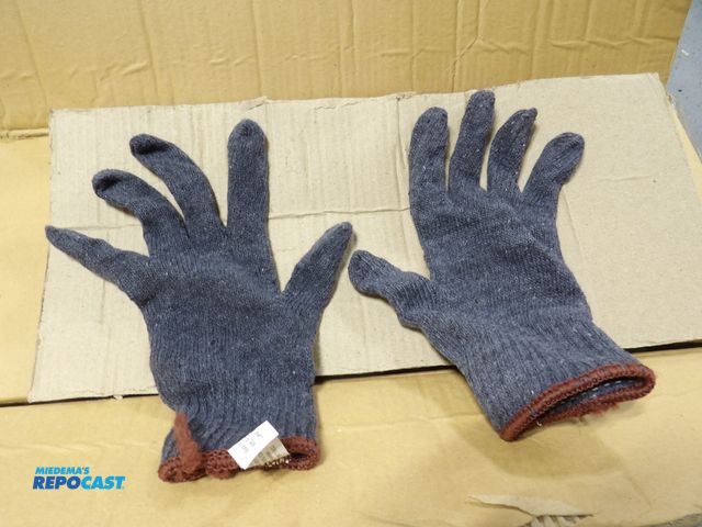 Lot 2-53978 - lot of 300 pairs of condor general purpose gloves, large, gray