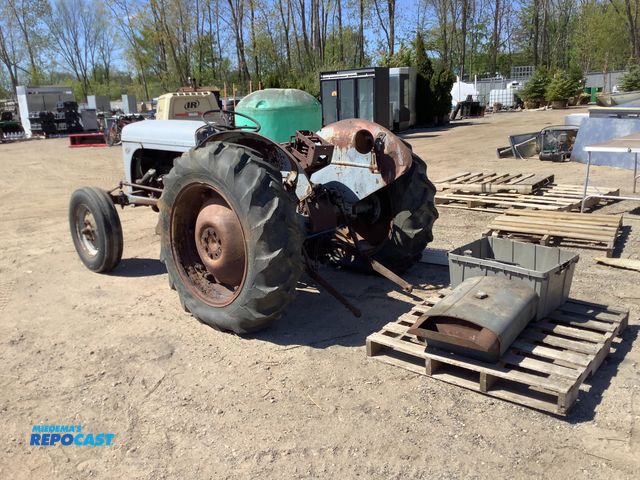 Lot 2-34761 - Ferguson T0-30 Tractor  - has good matching tires on the front and rear wheels- the rear tire size i...