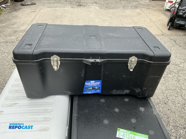 Repocast.com - Lot 2-61346 - Contico Deluxe Trunk Locker, 32”x17”x12.25”