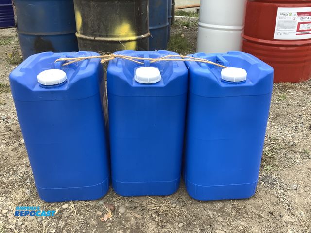 Lot 2-62987 - lot of (3) 7 gallon blue plastic containers. clean inside. contained a food product