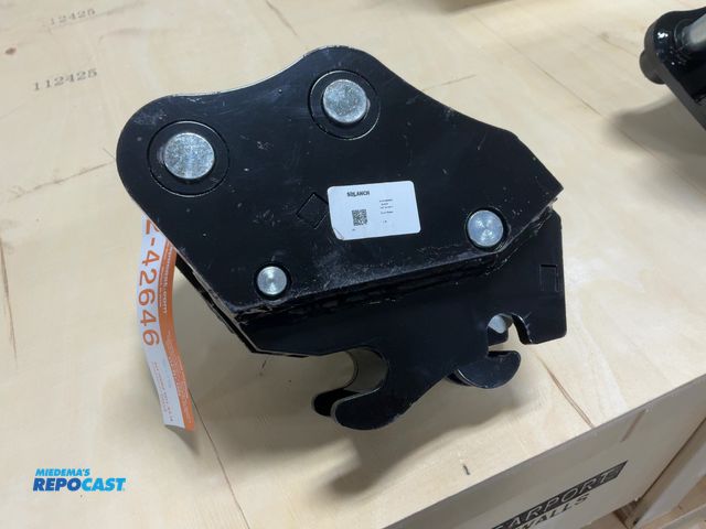 Lot 2-42646 - New SDLANCH Semi-Automatic Quick-Changer Coupler for Chinese Mini Excavator, Type IREAS, Manual Oper...