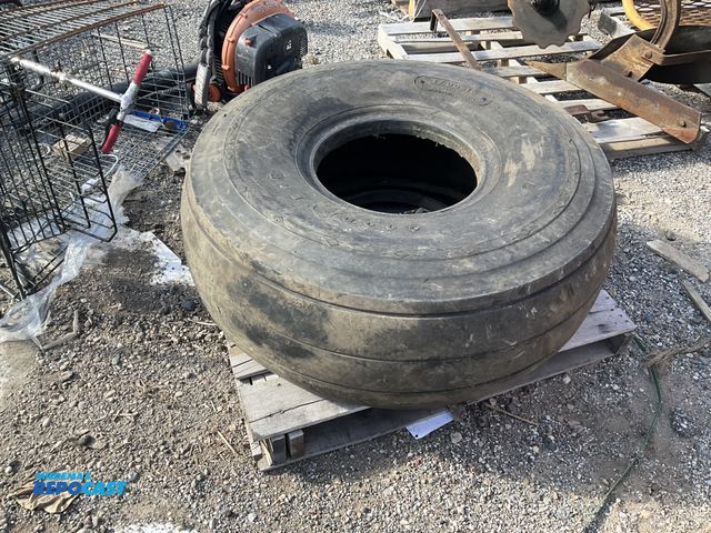 Lot 2-75929 - Farm tractor implement tire in great original condition. Goodyear ten ply implement tire The size is...