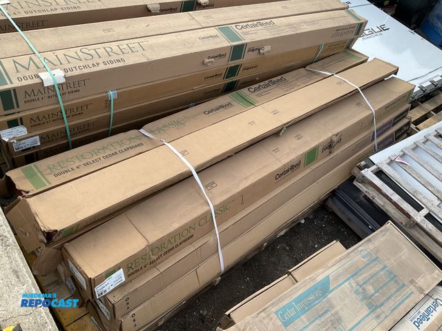 Lot 2-27113 - Skid of Restoration Classic double 4” select cedar clapboard autumn red panels
