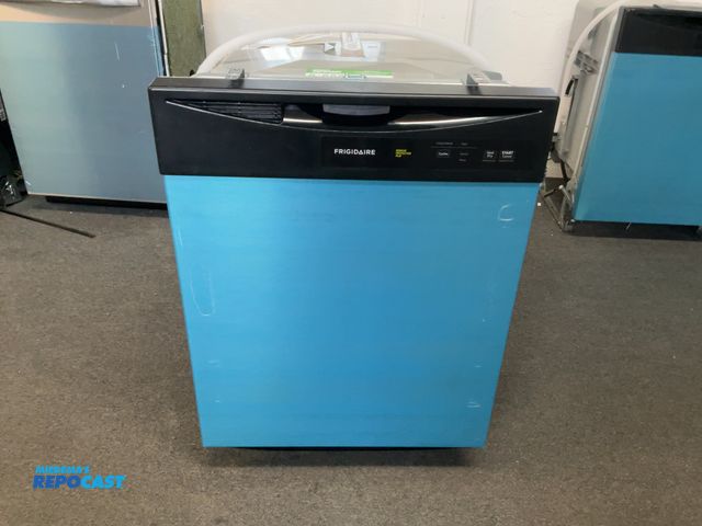 Lot 2-60930 - Scratch & Dent Electric Frigidaire  FDPC4221AS3A Dishwasher