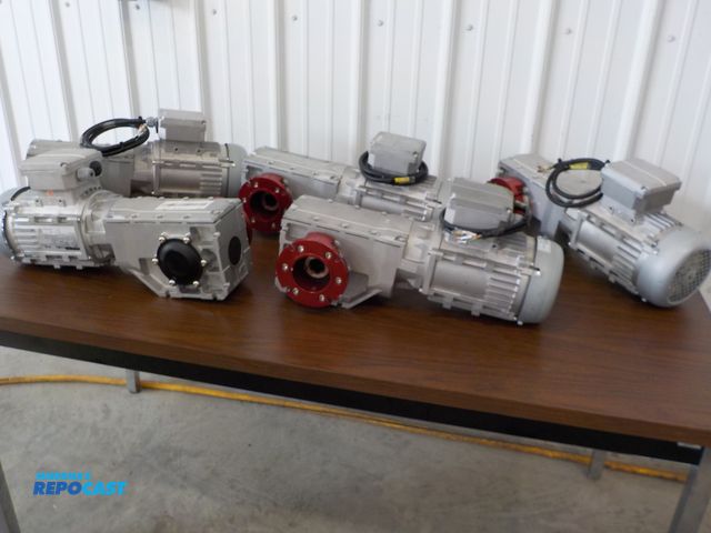 Lot 2-30291 - (5) Traman Korea motor/gear box. Model G500-B240. 1HP motor. 3 Phase power. Hex drive unit.