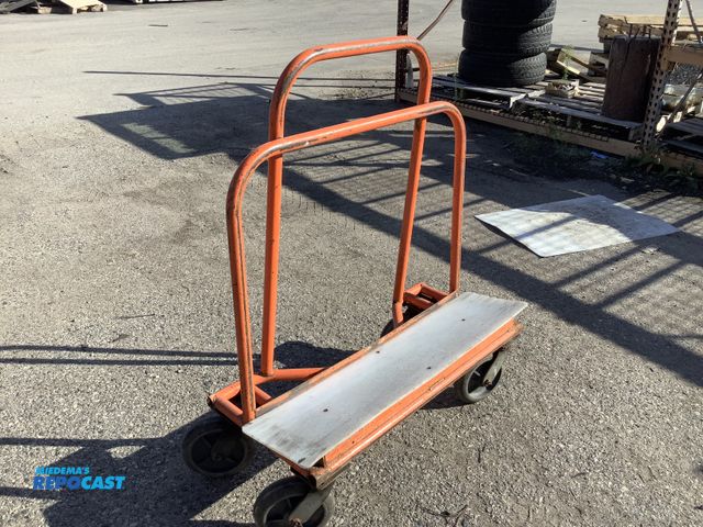 Lot 2-27746 - Orange panel cart 4 wheels