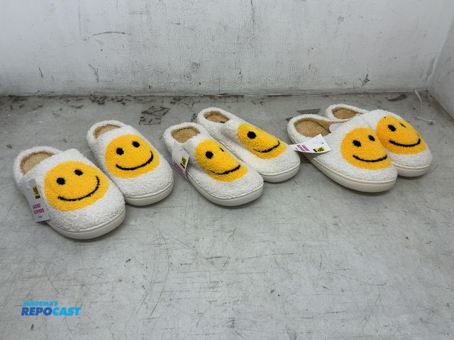 Lot 2-35834 - Lot of 3 pairs of women’s smiley face slippers
