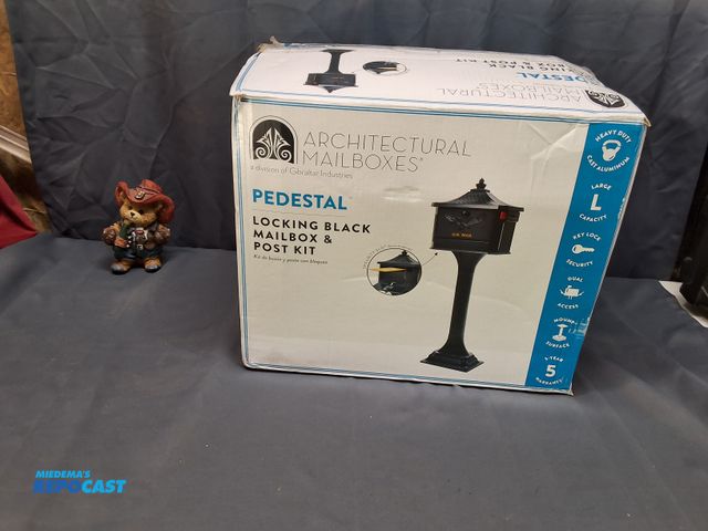 Lot 2-27895 - PEDESTAL LOCKING BLACK MAILBOX AND POST KIT LARGE