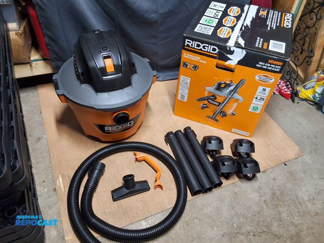 Lot 2-96009 - RIDGID 9 GALLON WET/DRY VACUUM, WORKS