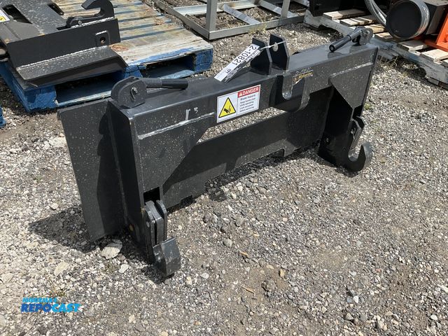 Lot 2-10187 - New Wolverine PT-16-02C 3-Point Tractor Attachment Adapter Cat. 2 Quick Attach