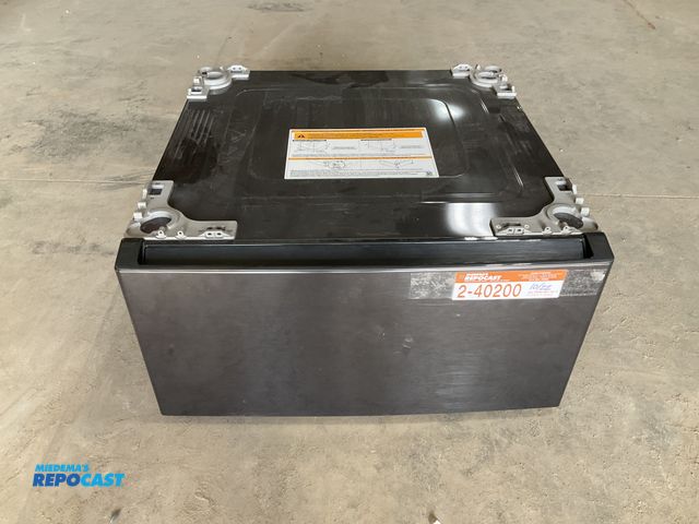 Lot 2-40200 - Scratch & Dent LG WDP6B Laundry Pedestal with Storage Drawer