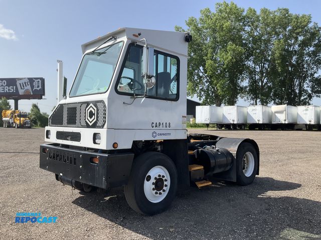 Lot 2-11779 - 2020 Capacity Switcher Yard Spotter Truck