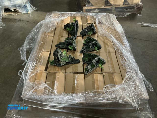 Lot 2-69570 - Skid of (36) Aquarium Decor Pieces