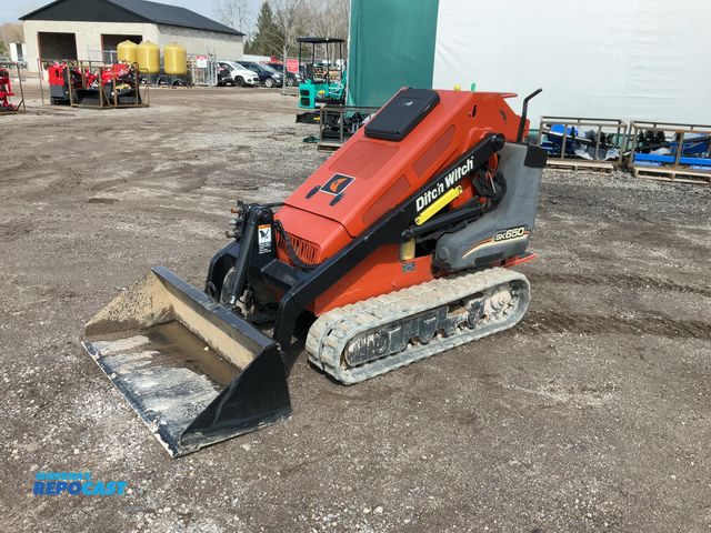 Lot 2-44862 - 2009 Ditch Witch SK650 Mini Loader