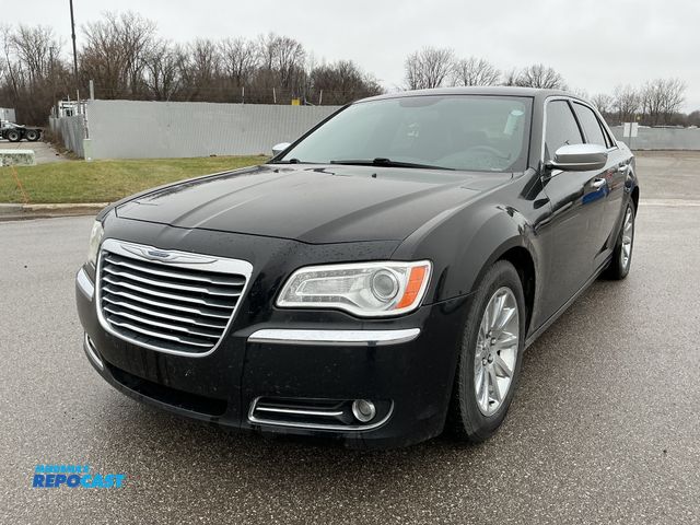 Lot 2-77242 - 2012 Chrysler 300 Limited Sedan RWD