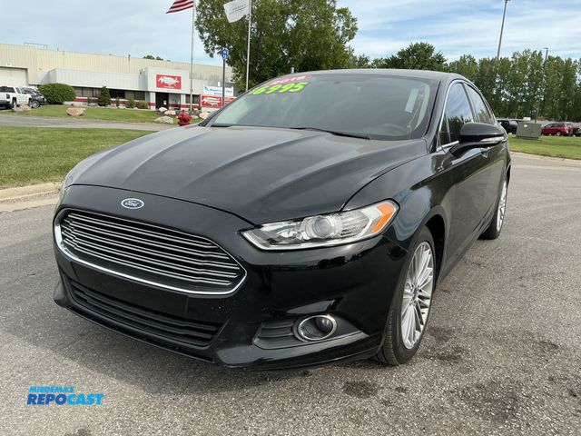 Lot 2-75202 - 2016 Ford Fusion SE Sedan AWD